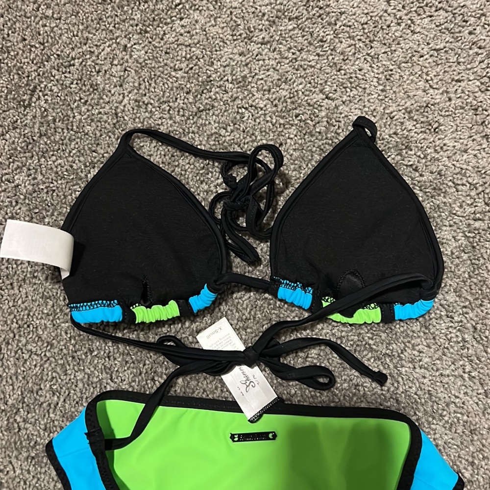 Cute bikini - Picture 4 of 4